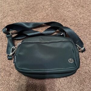 Lululemon Everywhere Crossbody Bag 2L